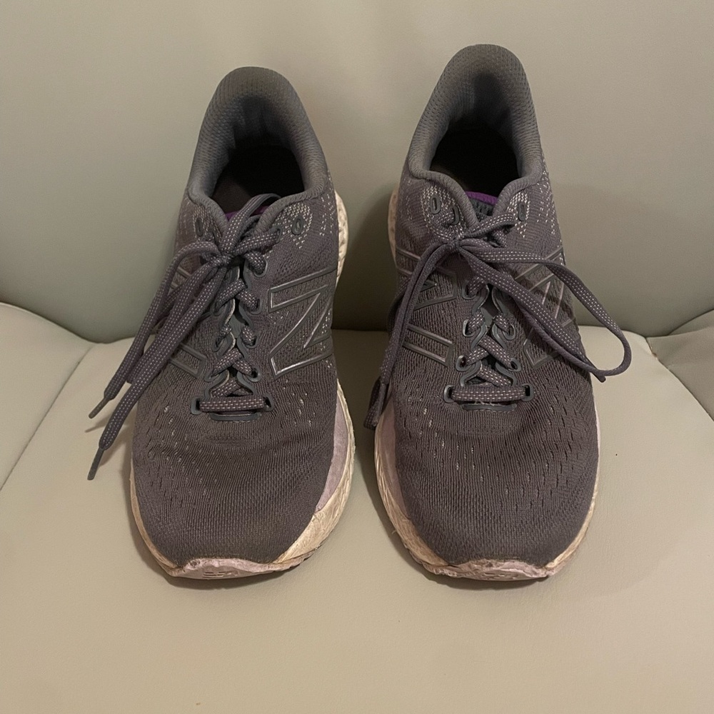 Used women’s new balance running shoes